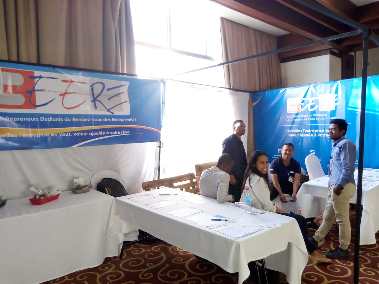 Le stand de CEERE
