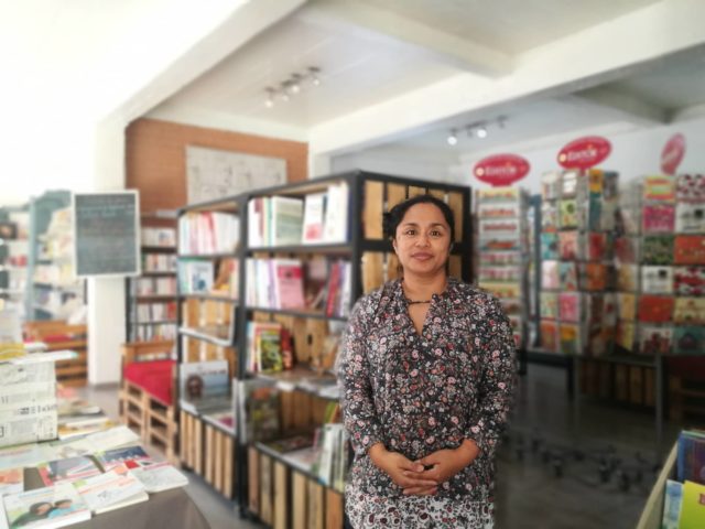 Voahirana Ramalanjaona, gérante de la librairie café Mille feuilles