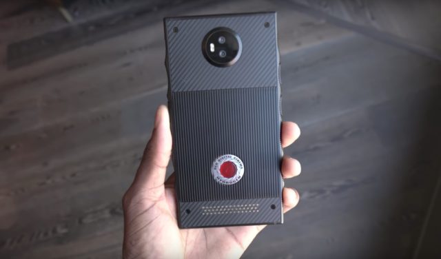 RedHydrogen One sera doté d’un écran holographique