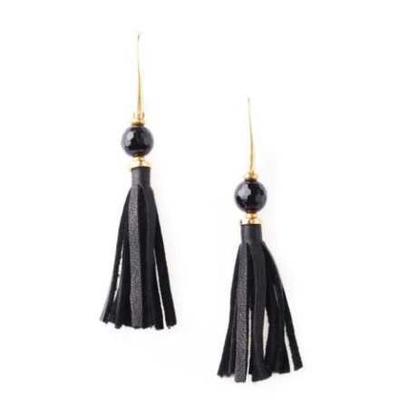 Démarquez-vous avec ces boucles d'oreilles black light