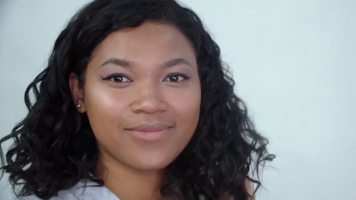 Je n'ai pas hésité à utiliser beaucoup d'highlighter pour le relooking total maquillage de Koloina xD