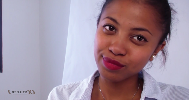 Si vous avez un look plutôt discret sur les yeux, osez le rouge à lèvres couleur sang pour votre maquillage express