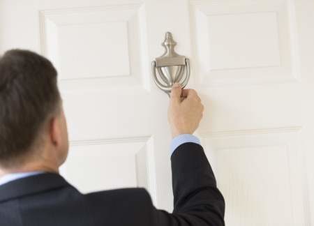 Door-to-door sales, the most difficult discipline in the commercial world