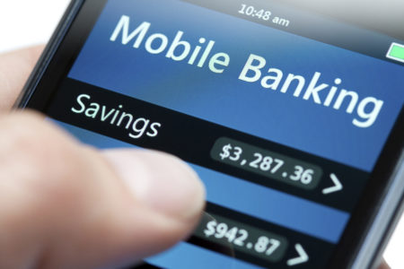 La banque mobile à Madagascar, top ou flop ? Lâchez-vous