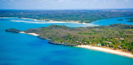 Voici l'île d'Anjajavy vue de haut, un paradis terrestre