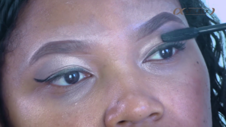 Pas besoin de faux-cils lorsqu'on utilise la bonne technique pour appliquer son mascara