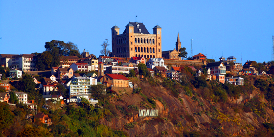 La capitale de Madagascar, couronnée par le grand Rova de Manjakamiadana