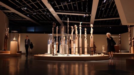 Les expositions comme celles du musée de Quai Branly donnent plus de visibilité à l'art Malagasy en France