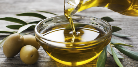 L'huile d'olive fortifie les ongles
