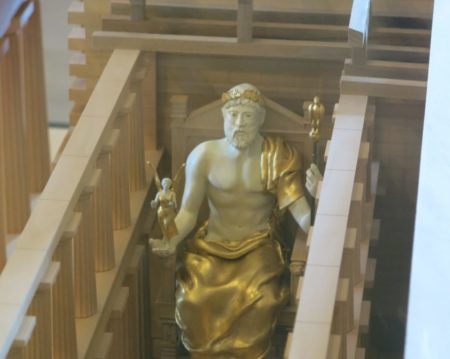 Une miniature proche de la statue originale