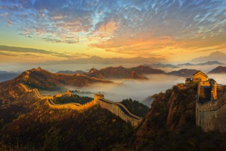 Une vue spectaculaire de la Muraille au coucher du soleil