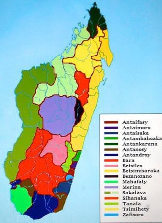 À chaque tribu son dialecte