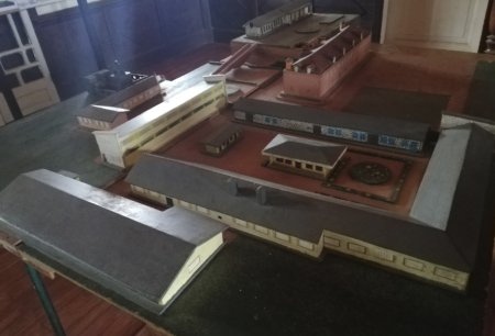 Voici une maquette des constructions de Jean Laborde à Mantasoa