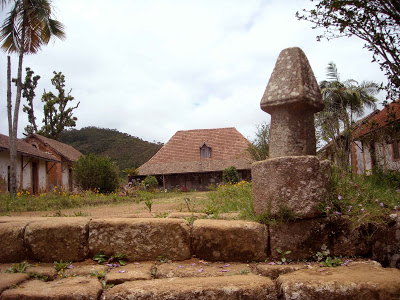 Le symbole phallique sur toutes les constructions du "ramose"