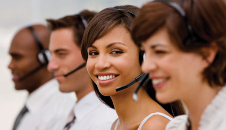 Ce charmant sourire qui vous revient de droit quand vous faites appel au service client