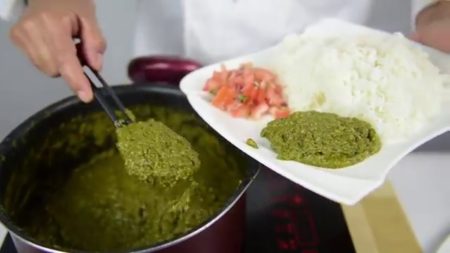 Le ravitoto est un art culinaire malgache très apprécié