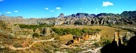 Isalo, un des parcs nationaux de Madagascar ayant une superficie de 81 540 hectares