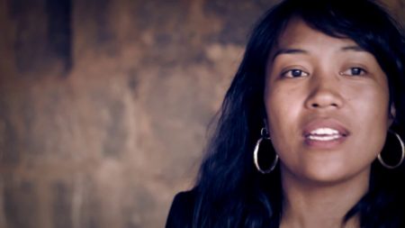 Vy mamay, une femme avec une personnalité calme, enjouée et enflammée