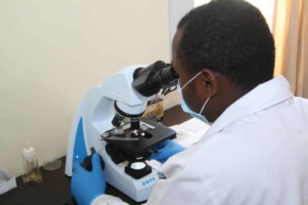 Analyses médicales au CMA