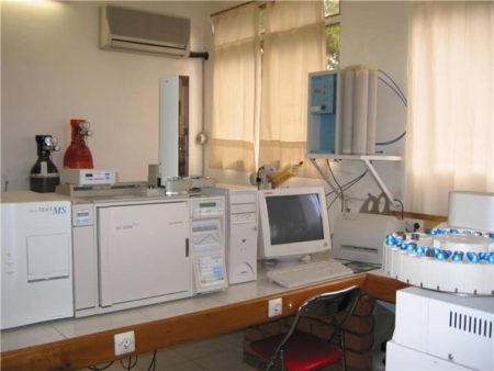Laboratoire d'analyses des huiles essentielles de l'IMRA