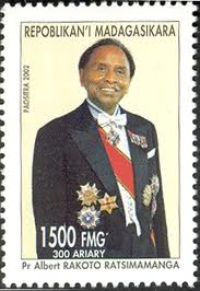 Timbre à l'effigie du Pr. Rakoto-Ratsimamanga