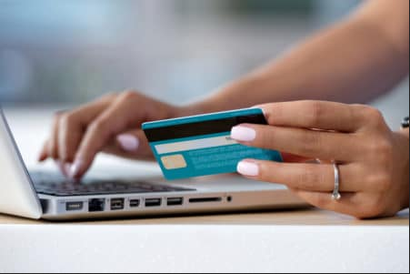 El pago en línea todavía no está disponible en Madagascar.