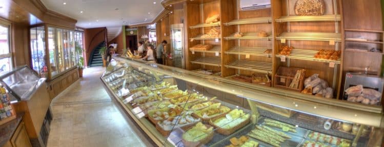 Pâtisserie Colbert, au rez-de-chaussée de l’Hôtel