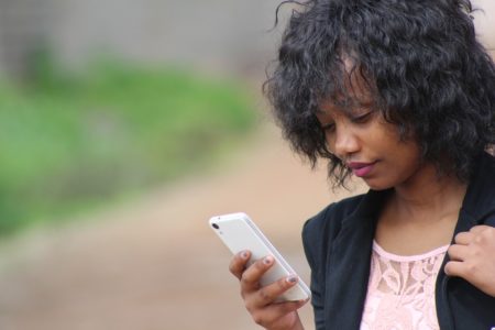 El sistema de Mobile Money en Madagascar es fácil de usar según el 85% de los tananarivianos que lo poseen.