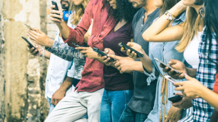 Hoy en día, ¿quién no tiene un teléfono? ... ah, todavía hay un 25% de los Tananarivianos