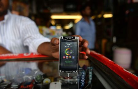 Los teléfonos móviles son los productos falsificados más populares en Madagascar
